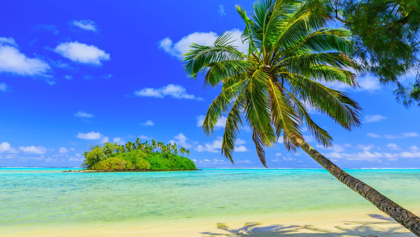 Lagoon Hopping In The Cook And Society Islands