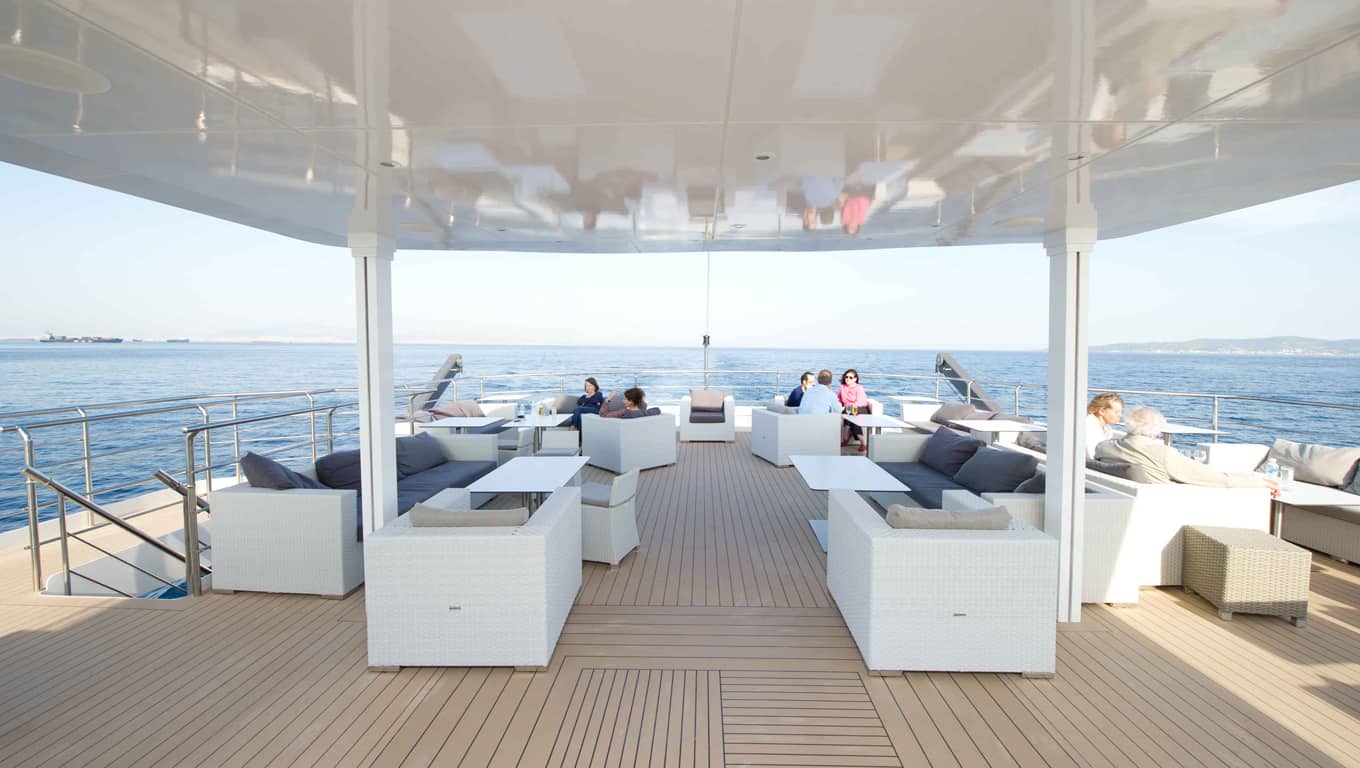 M/Y Variety Voyager - Outdoor Lounge
